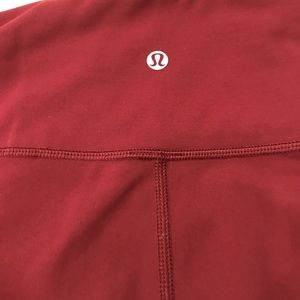 Lululemon Maroon cropped / 7/8 leggings size 6